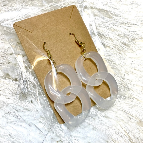 Handcrafted Clear Acrylic Chain Link Earrings - Picture 4 of 4
